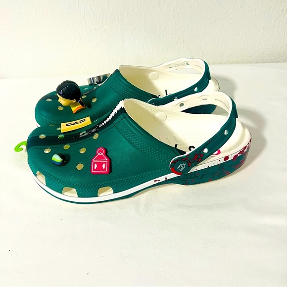 Crocs X Netflix Squid Game Classic Clog M8 W10 NWT Dark Green with Jibbitz - Picture 3 of 9